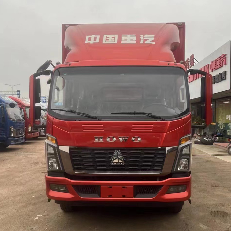 中国重汽HOWO G5X中卡 220马力 4X2 7.75米排半厢式载货车(国